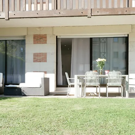 Jardin Privatif Et Parking Plage A Pied Au Coeur De Deauville Deauville